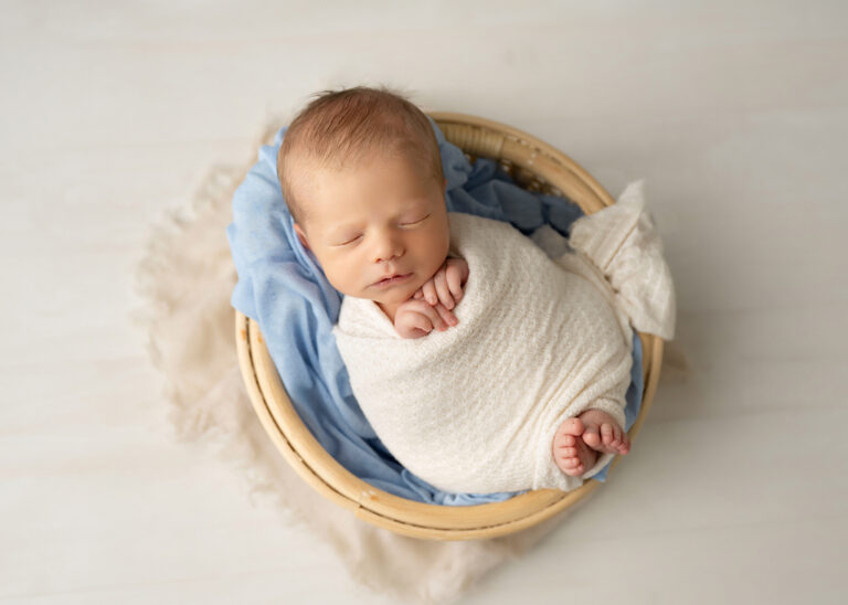 Naperville Baby and Newborn Pictures | Charlie