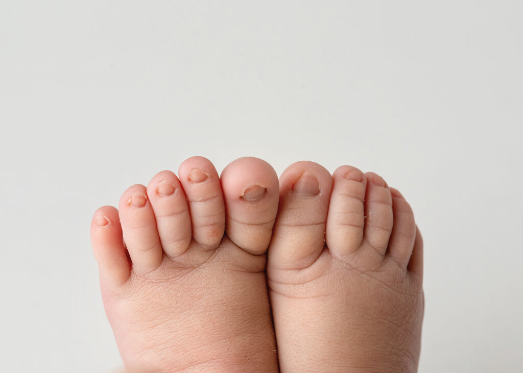 baby toes portrait macro